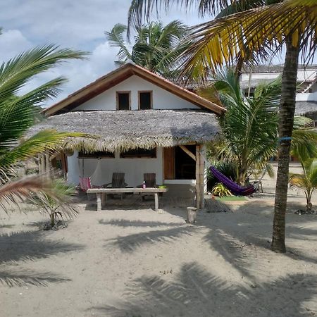 Beach Front Bungalows At The Coconut Canoa Exterior photo