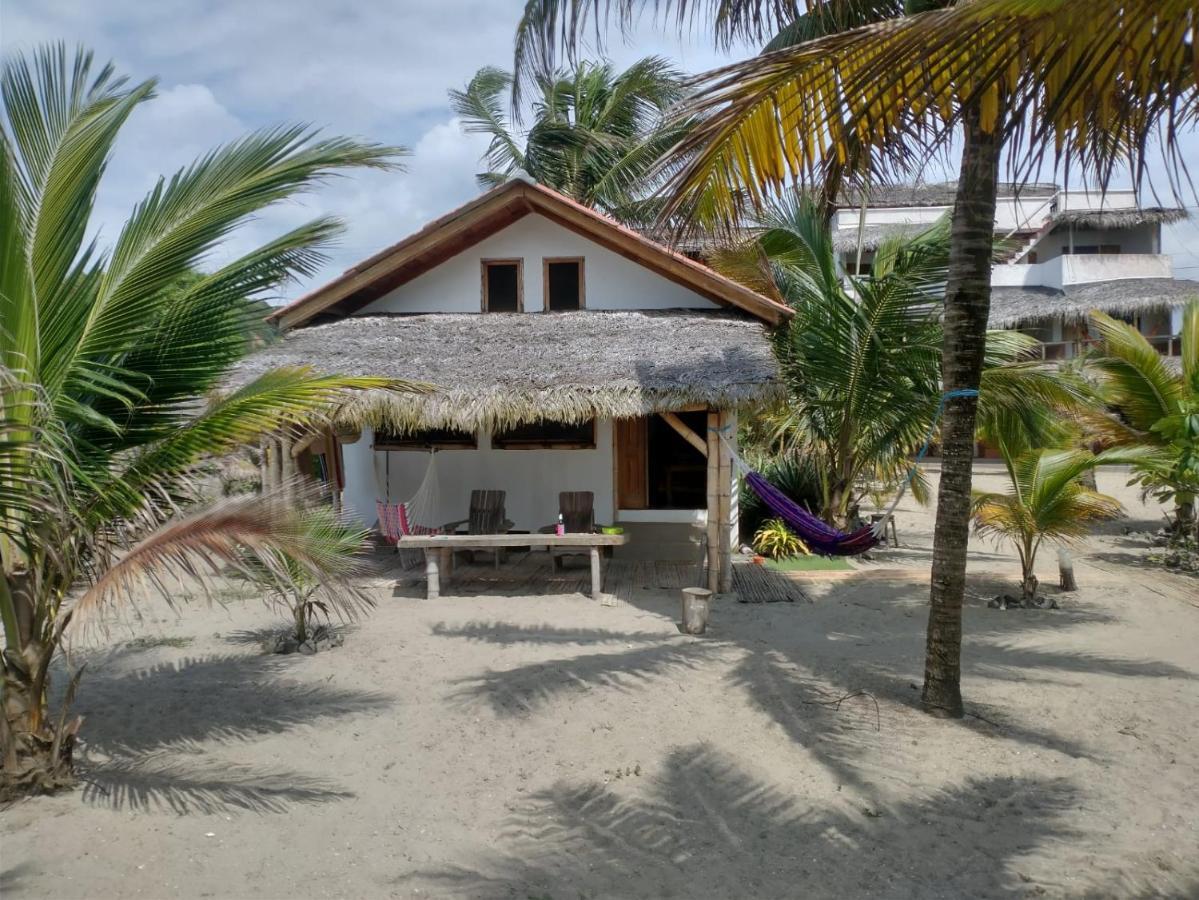 Beach Front Bungalows At The Coconut Canoa Exterior photo