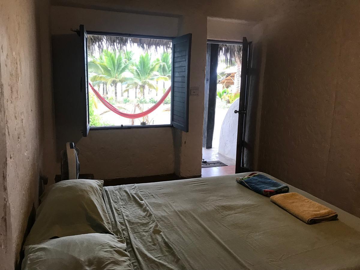 Beach Front Bungalows At The Coconut Canoa Exterior photo
